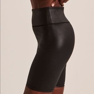 Abercrombie & Fitch Sheen Bike Shorts 8” Black XS